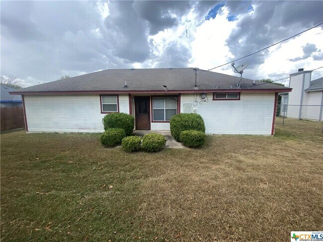 Building Photo - 2402 Cross Timber Dr
