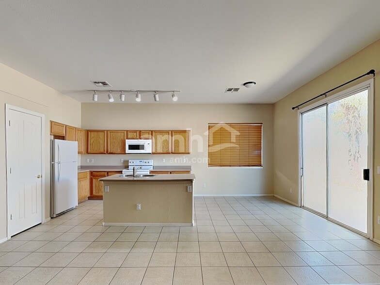 Building Photo - 13544 W Ironwood St