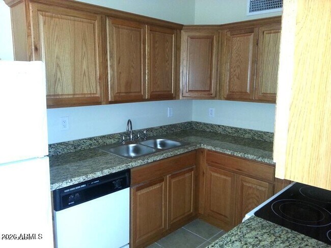 Building Photo - 7010 N 68th Dr