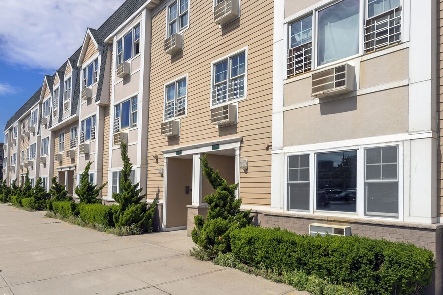 Shore View Apartments 92029280 Holland Ave Rockaway Beach NY 11693