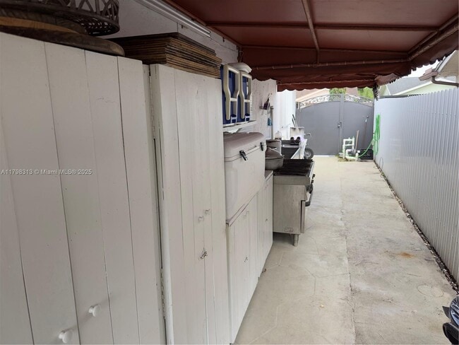 Building Photo - 10600 SW 146th Ct