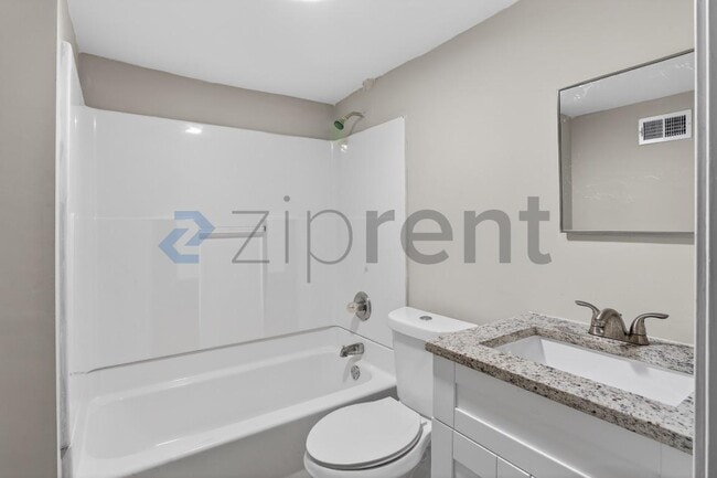 Building Photo - 586 Oakside Dr SW