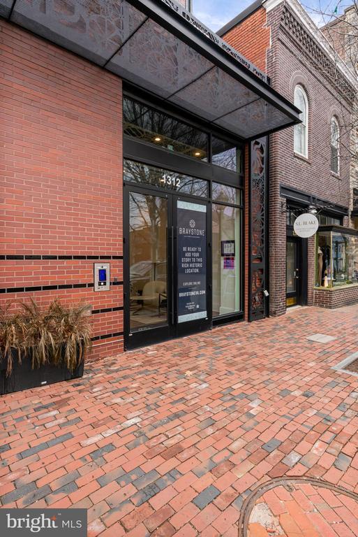 Building Photo - 1312 King St