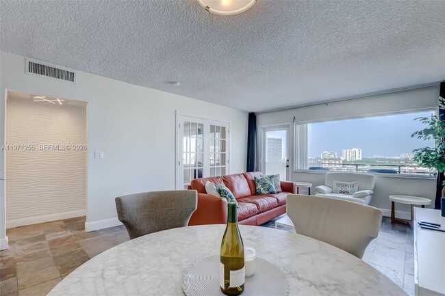 Building Photo - 401 Golden Isles Dr