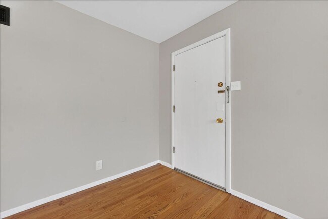 Building Photo - Apartment Food for the Soul