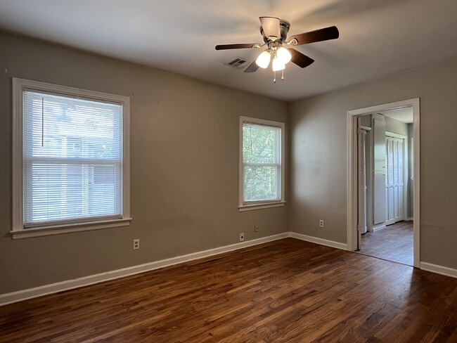 Building Photo - "Spacious 3-Bedroom Duplex with 2 Full Bat...