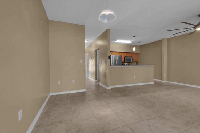 Building Photo - 2125 Tom St