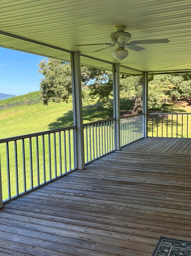 Building Photo - 571 Big Sky Rd