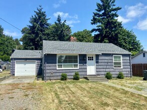 Building Photo - 4 bedroom Seatac rambler w/ large yard