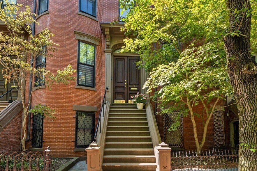 Building Photo - 16 Holyoke St