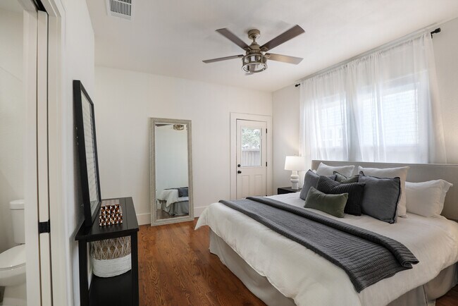 Building Photo - 1407 W Louisiana St