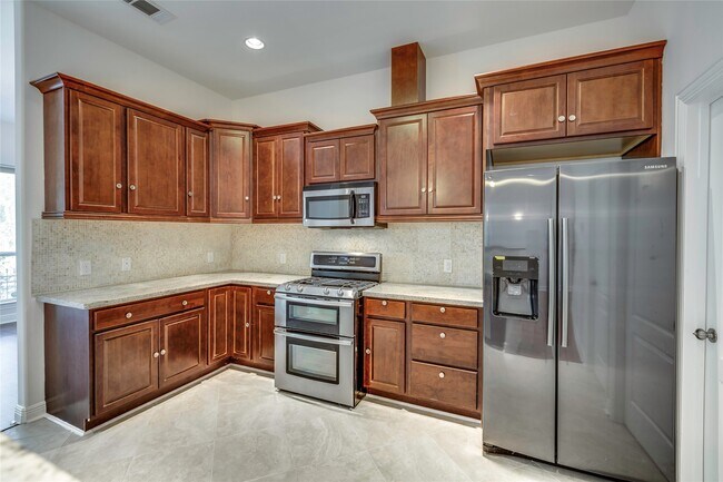 Building Photo - 12870 Kingsbridge Ln