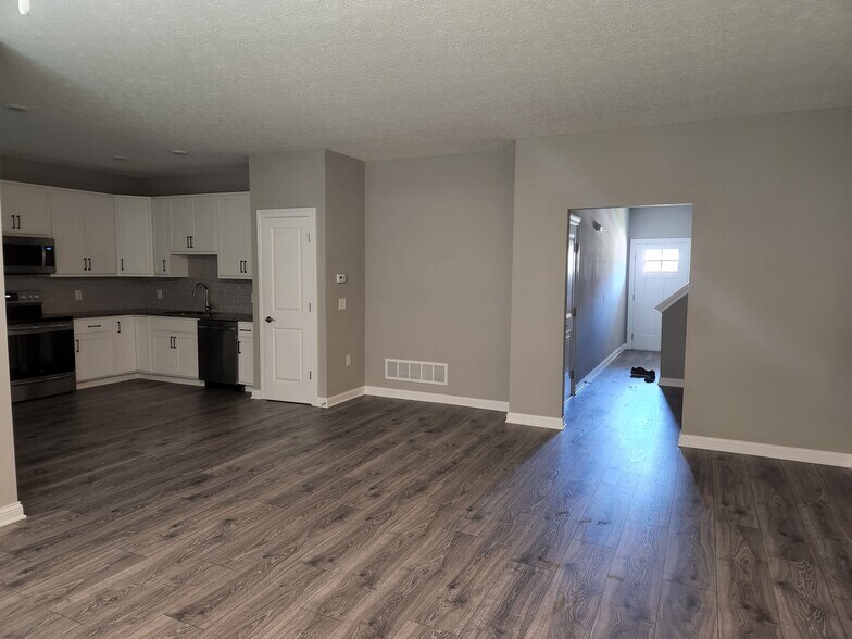 Building Photo - 333 Maddalena Ln