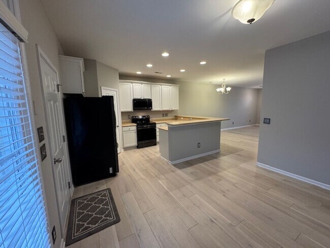 Building Photo - Beautiful 2-Story Townhome in Renaissance Park – Minutes from Downtown Raleigh!