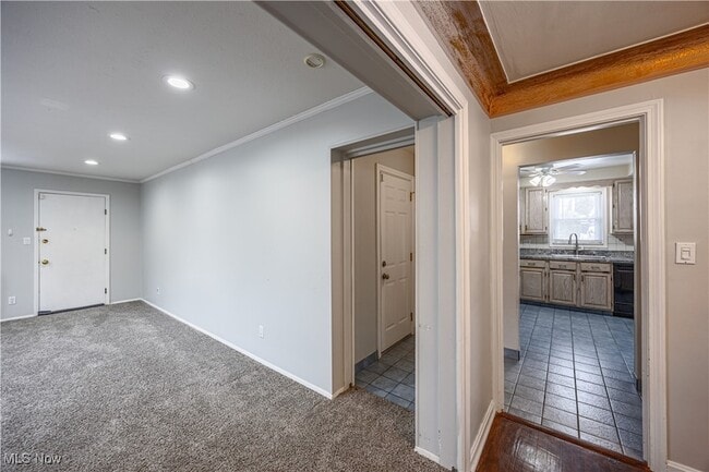 Building Photo - 23211 Fernwood Dr