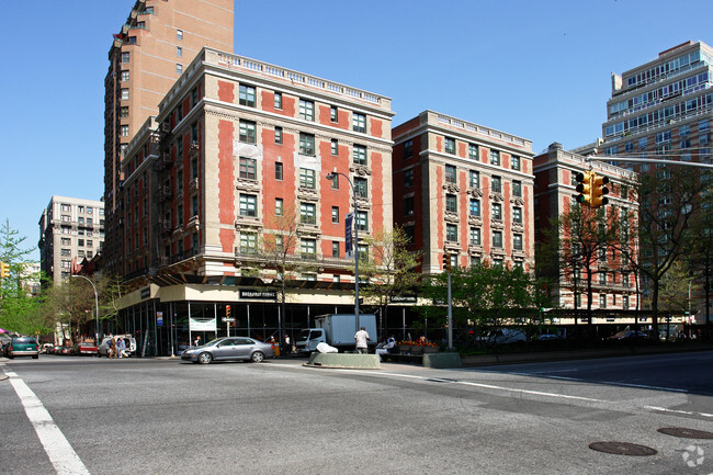 Building Photo - Euclid Hall