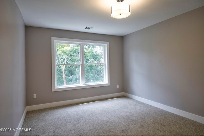 Building Photo - 52 Colfax St