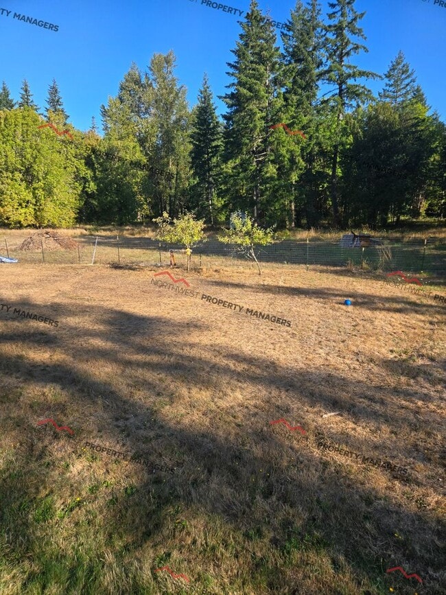 Building Photo - STATUS: AVAILABLE | R51 | $1895 + $100 for...