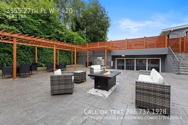 Building Photo - 3555 27th Pl W
