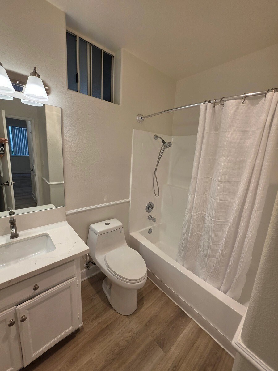 Building Photo - 2669 S Barrington Ave