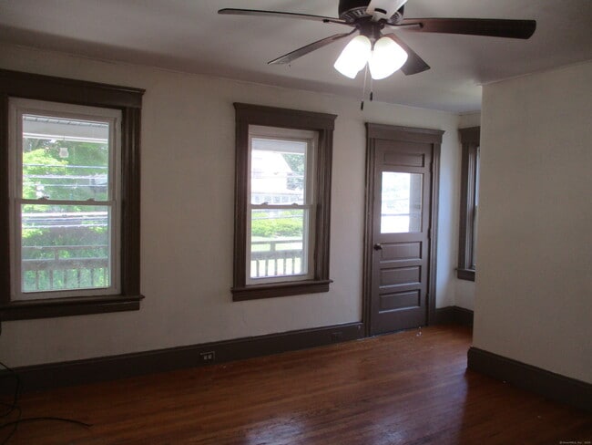 Building Photo - 116 Woodstock Ave