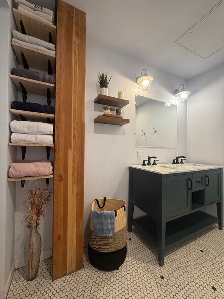 Building Photo - 2955 Inca St