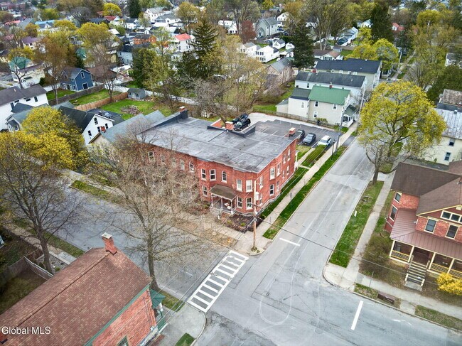 Building Photo - 194 Grand Ave