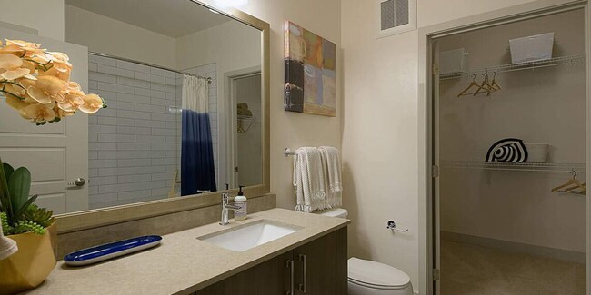 Building Photo - Platform Apartments-  4309 B3