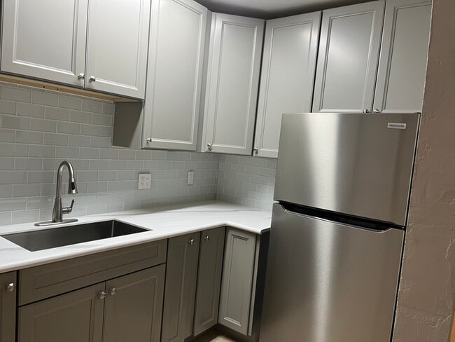 Building Photo - 3558 E Cody St