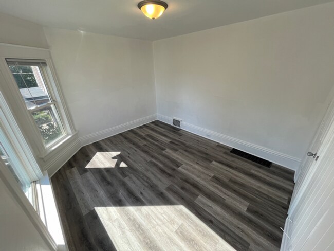 Building Photo - 2408 W High St