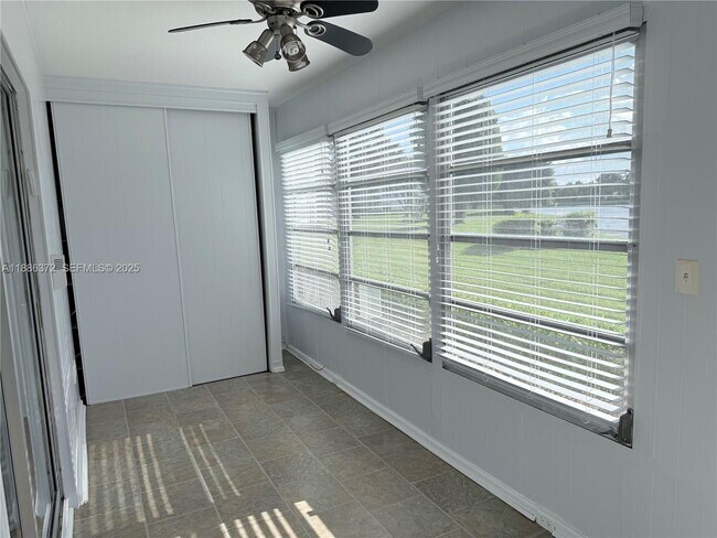 Building Photo - 1072 Cornwall D