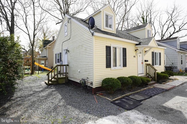 Building Photo - 401 Newton Terrace