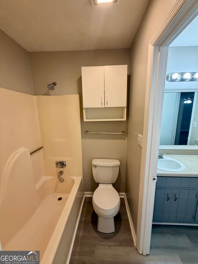Building Photo - 204 Glendale Ct