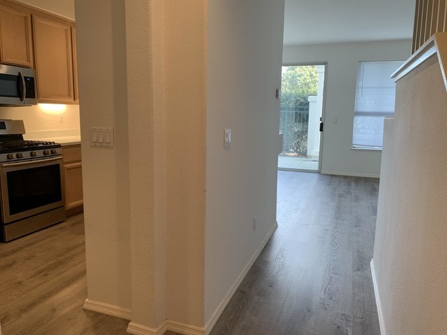 Building Photo - 563 Shoal Cir