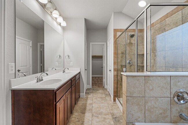 Building Photo - 3733 Cecelia Ln