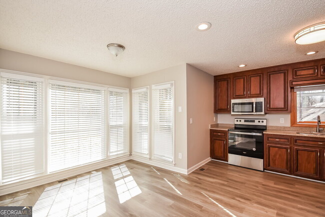 Building Photo - 2530 Zachary Woods Dr NW