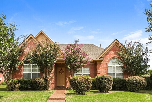 Building Photo - 8750 Overcup Oaks Dr