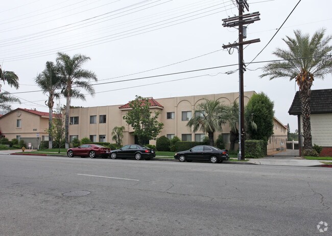 Building Photo - Valli Hacienda