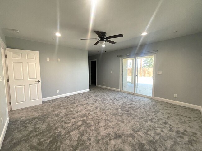 Building Photo - Gorgeous New Construction!