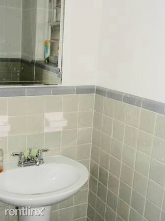 Building Photo - 5841 Devonshire Ave