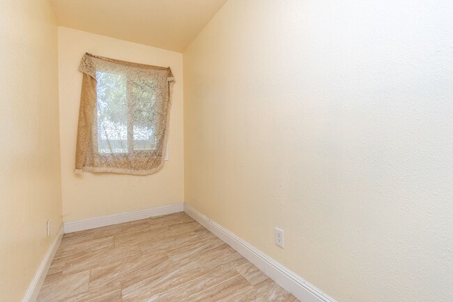 Building Photo - Coming Soon... 3 Bedroom 2 bath!