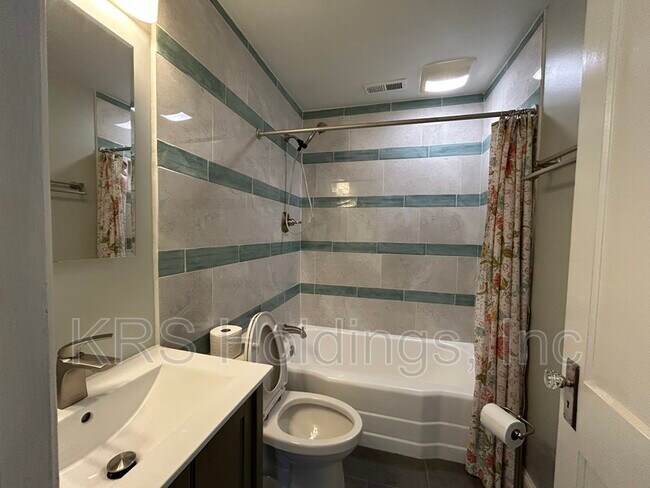 Building Photo - 35 Westover Rd