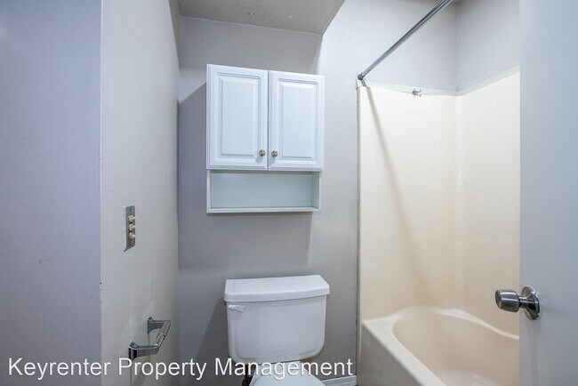 Building Photo - 1 br, 1 bath House - 2421 E 87th St - Unit...