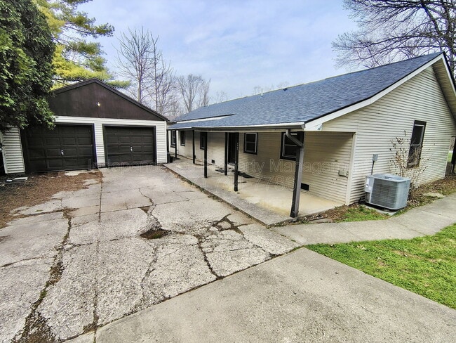 Building Photo - 4402 Pine Brook Ct