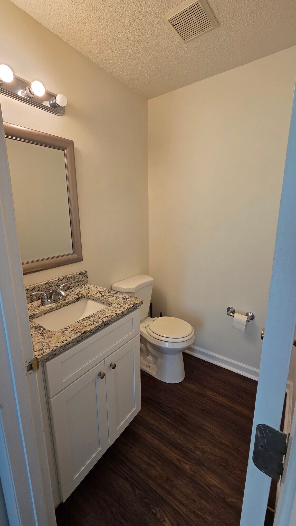 Building Photo - 210 Wimbledon Ct