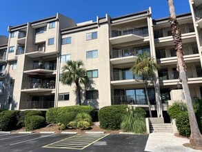 Building Photo - Forest Beach Villa - Walk to the Beach!