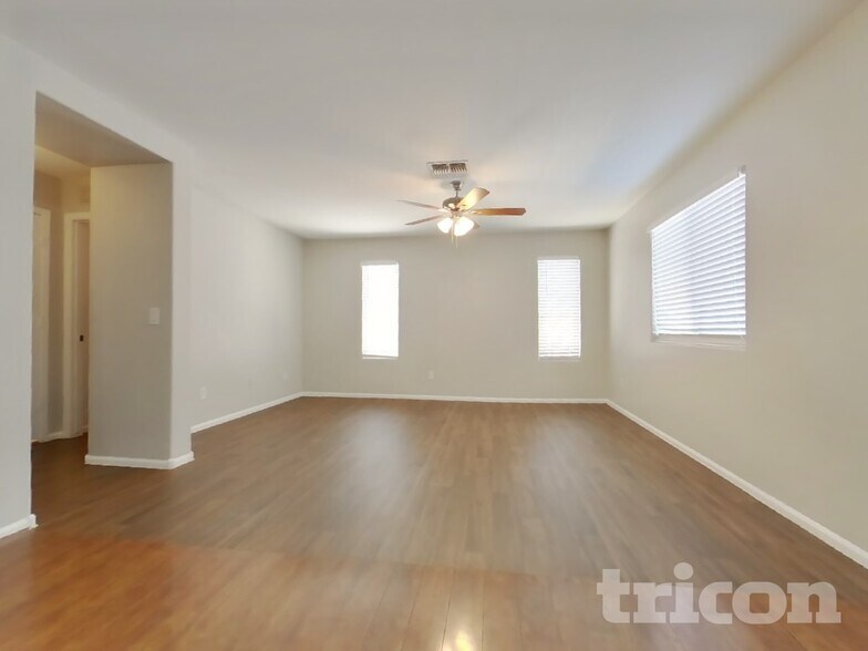 Building Photo - 23670 W Levi Dr