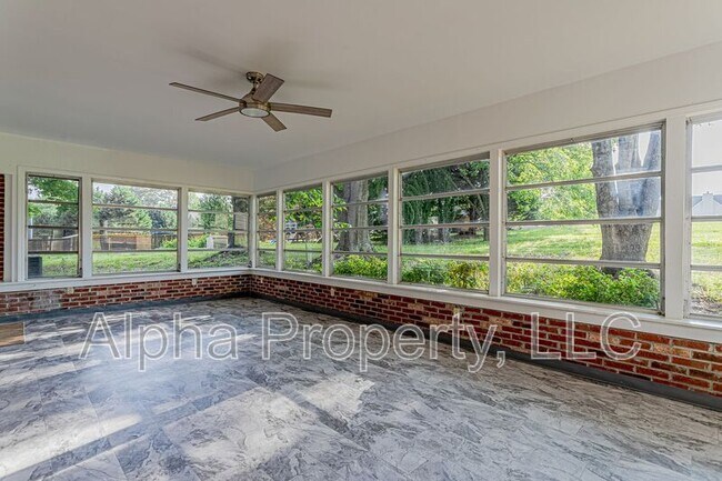 Building Photo - 109 Roberts Cir