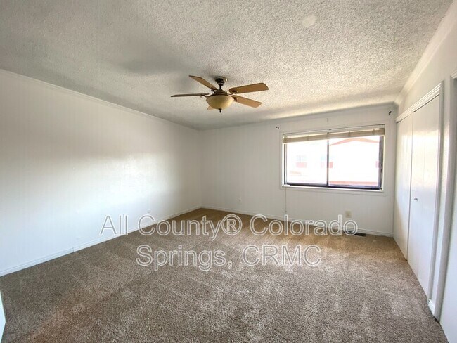 Building Photo - 218 W Rockrimmon Blvd