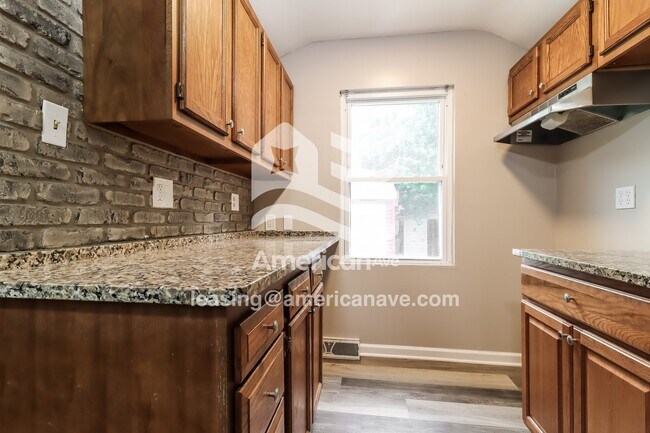 Building Photo - 1738 Marne Ave